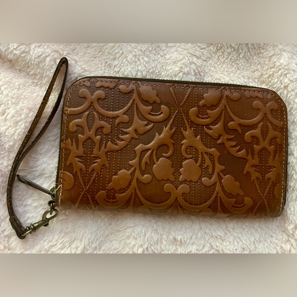 Patricia Nash Tooled Leather Wallet Wristlet - Picture 1 of 9